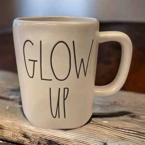 ☕️FIRM PRICE NWT Rae Dunn Glow Up Mug☕️